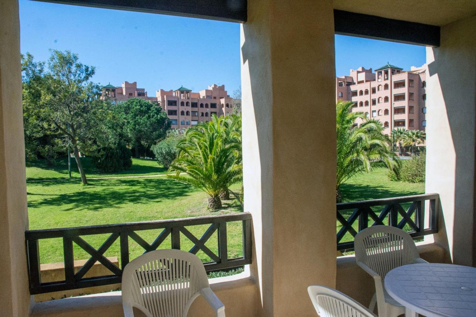 Vista Jardin En Urb. Jardines De Isla Canela. Eksteriør billede